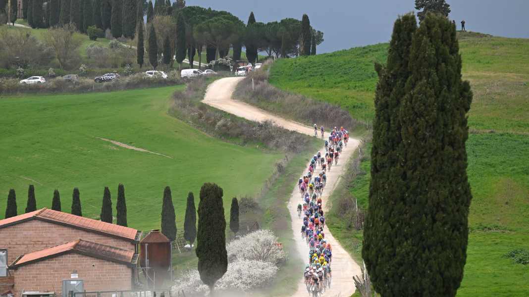 5 leçons à tirer de Strade Bianche : Plus que beaucoup de poussière et la victoire en solo de Pogacar