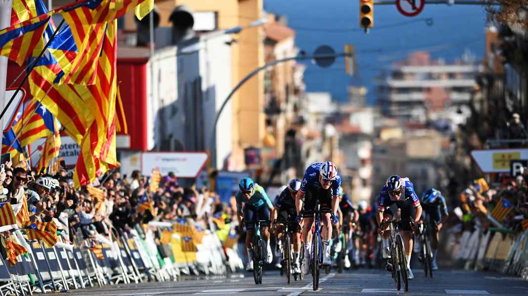 Tour of Catalonia - Stage 1: Godon outsprints Evenepoel at the start