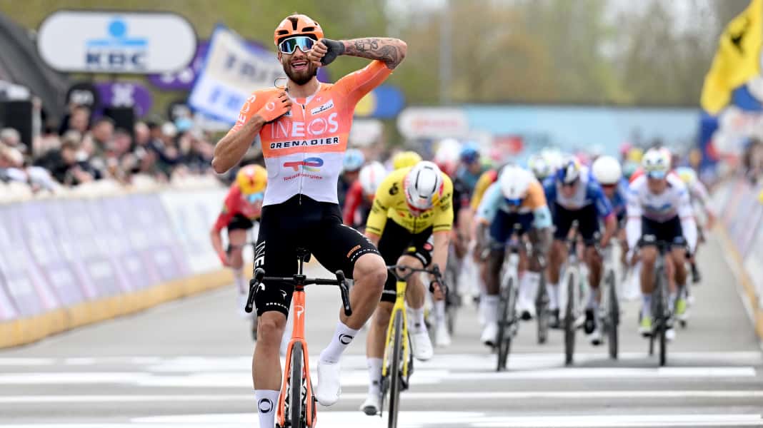 Dwars door Vlaanderen 2026 : Pas de fin heureuse pour van Aert : Ganna remporte sa première classique malgré deux défaillances