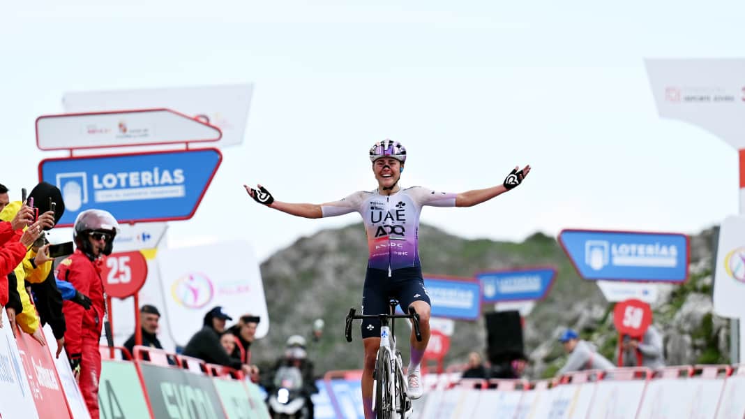 Vuelta Femenina: Blasi catches van der Breggen and celebrates Grand Tour victory