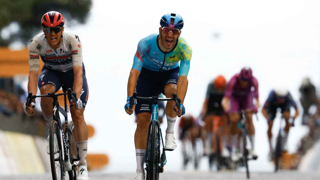 Giro d'Italia - Stage 6: Ballerini benefits from the favourites' crash on Naples' cobblestones