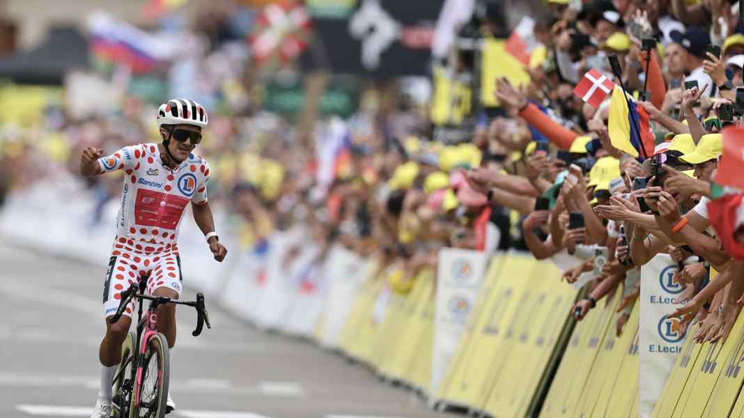 Tour de France – Stage 20: Carapaz wins spectacular queen stage
