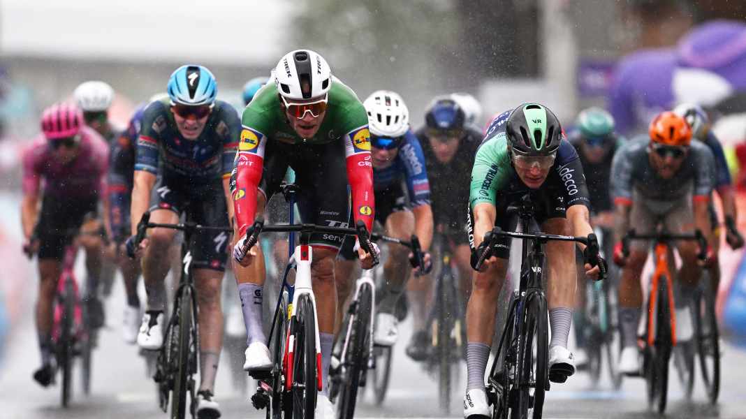 Renewi Tour - 1. Etappe: Milan gewinnt erstes Aufeinandertreffen der Topsprinter im Dauerregen