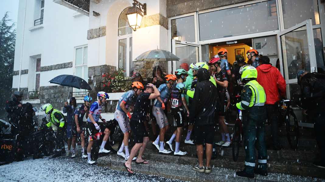 Hagel-Chaos bei Vuelta: Hotel wird zum Internet-Star