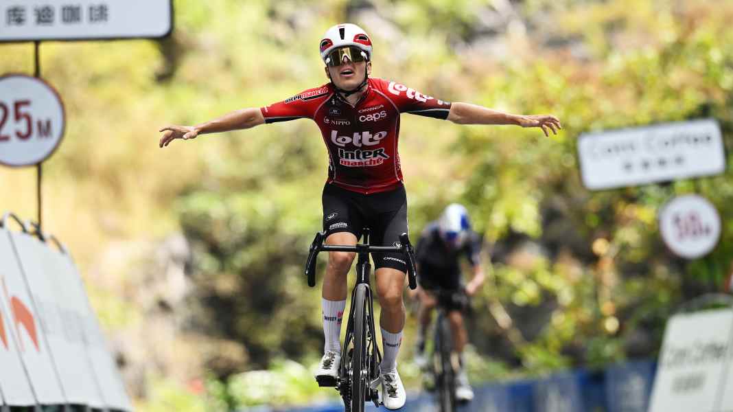 Tour of Guangxi 2026 - 6. Etappe: Youngster Widar lässt Pidcock stehen und holt sich den Gesamtsieg