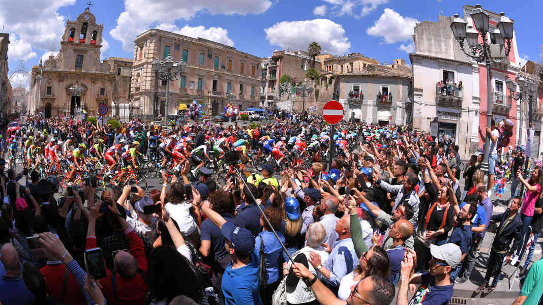 Giro d'Italia 2023: All info on TV broadcast & live stream