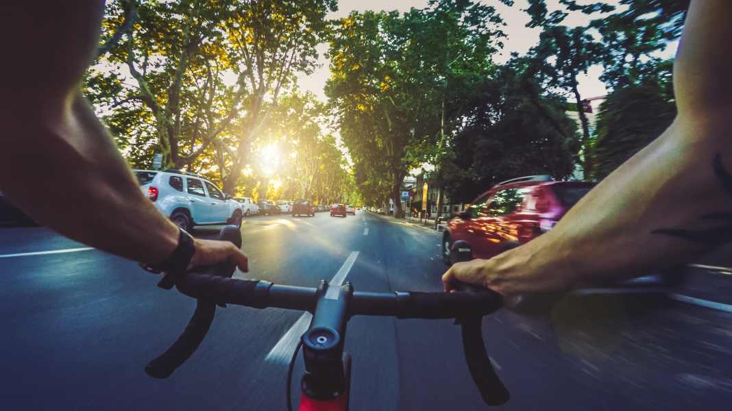 Rennrad im Straßenverkehr: Diese Vorschriften gelten