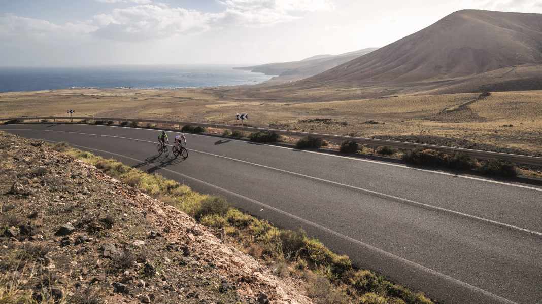 Camps d'entraînement de vélo de course au printemps : début de saison sur les îles Canaries Lanzarote et Grande Canarie