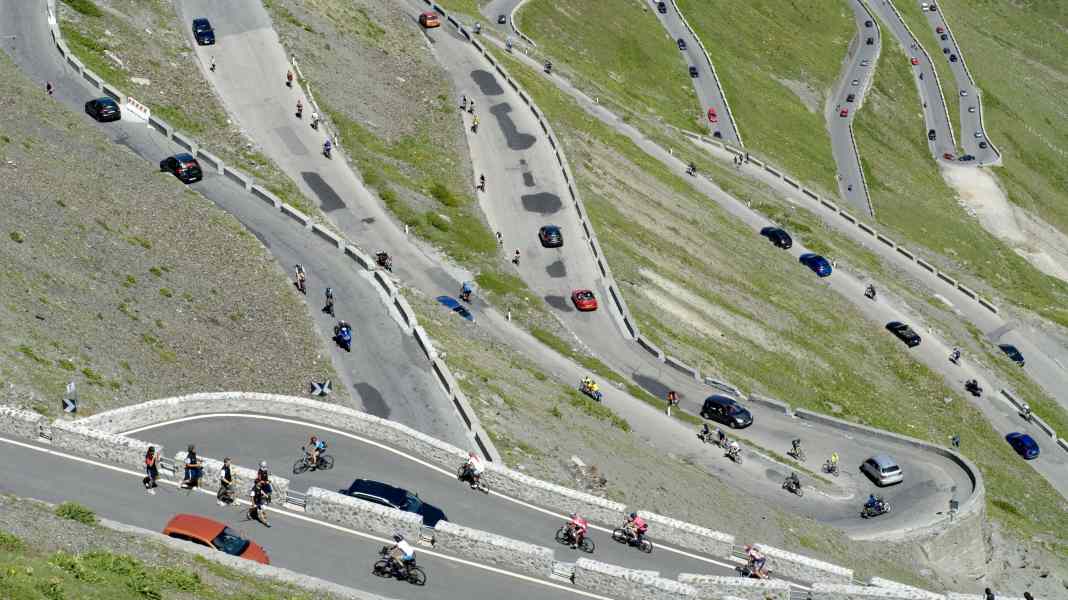 Entretien avec la presse : Le trafic au col du Stelvio doit être limité
