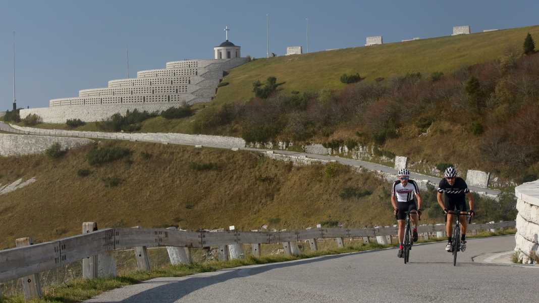 TOUR Transalp 2024 : Les meilleurs tours de vélo de course autour de San Zenone