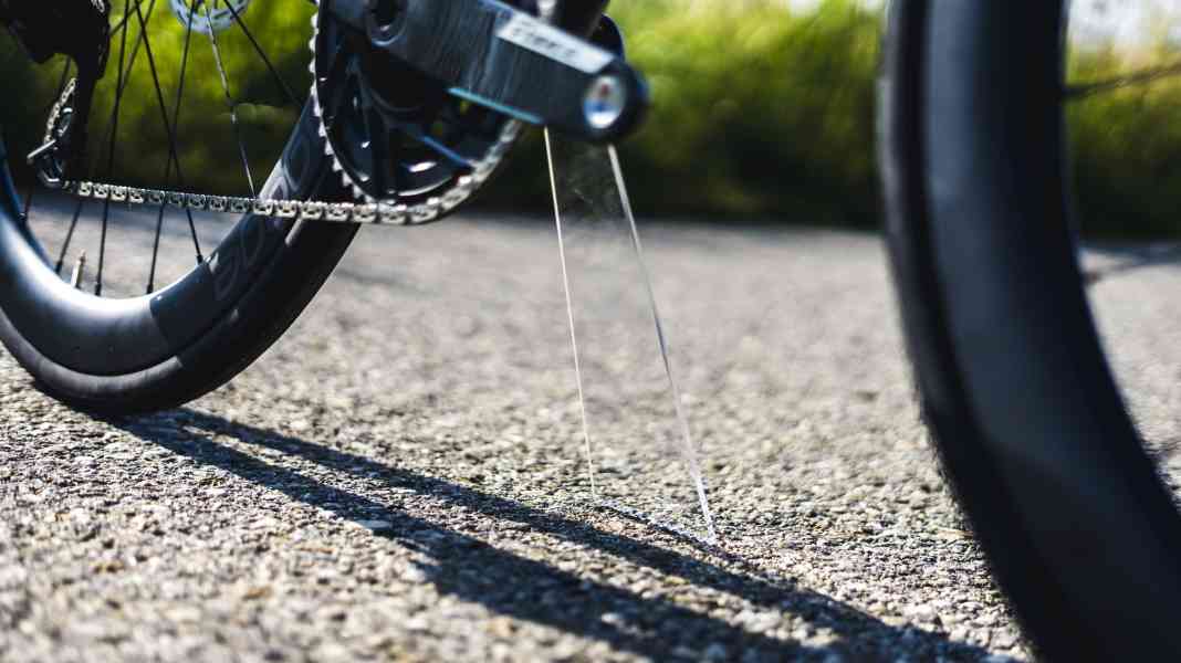 The invisible helper: Shadowstand for perfect bike photos