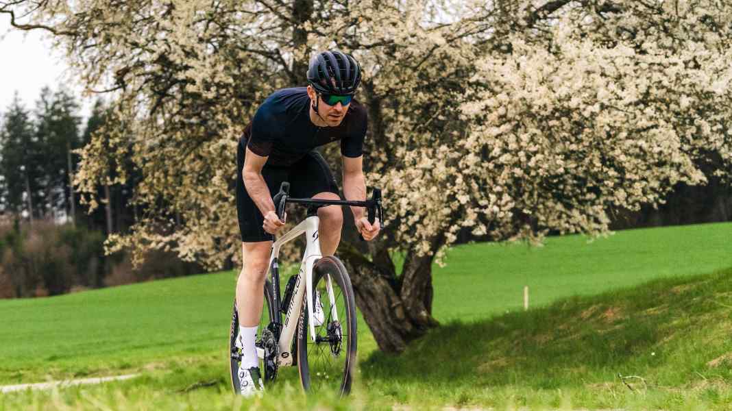 Bonnes affaires sur les vélos de course et les gravelbikes : Offres spéciales pour le début de la saison