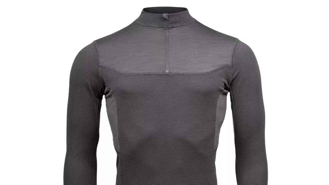 Maillot de corps de Ryzon : Mérino Longsleeve Baselayer dans le test TOUR