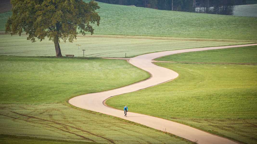 Road bike training: The annual plan and training zones