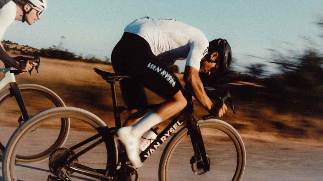 Gravelbike: Van Rysel RCR-G: Das Gravelbike für den Renneinsatz