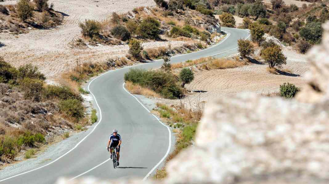 Camp d'entraînement de vélo de course au printemps : début de saison à Chypre