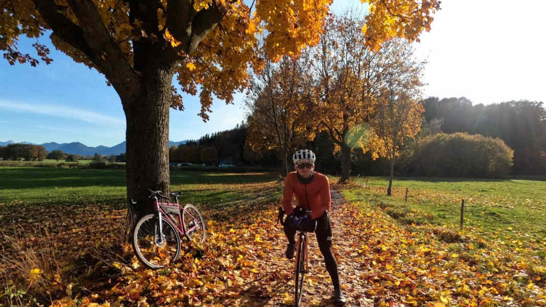 It's getting cold outside: Cycling warmly and safely in autumn
