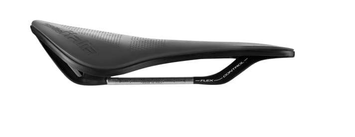   The X Green Superflow consists of three elements that Selle Italia joins together mechanically without the use of adhesives or polyurethane.