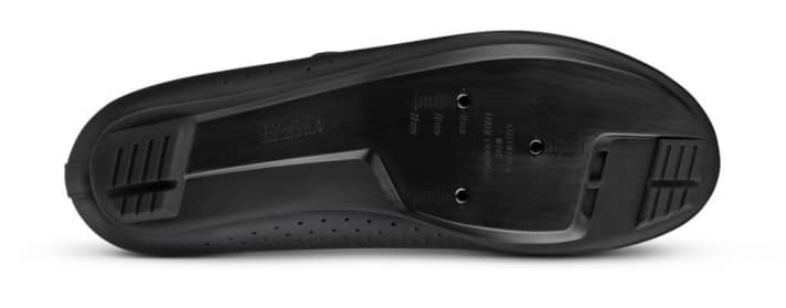 Die Schuhplatte des Fizik Vento Omna Wide befindet sich vergleichsweise weit hinten.