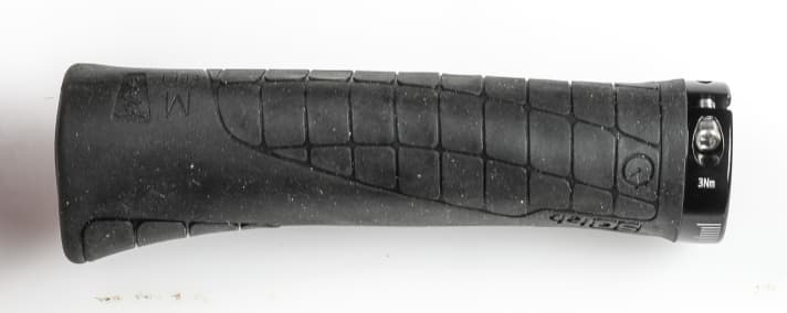 Comfort guarantors among mountain bike grips: the SQlab 711 MTB Tech & Trail