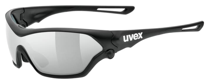   Die Sportstyle 705 trumpft mit Anti-Fog Beschichtung und Kompatibilität mit geschliffenen Gläsern zur Korrektur auf. 