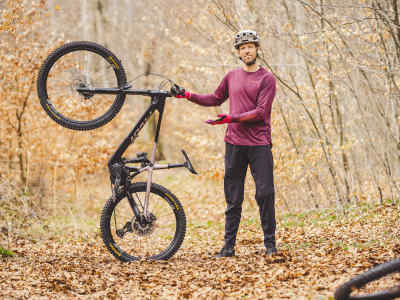 high-end e-bike with new super motor on test