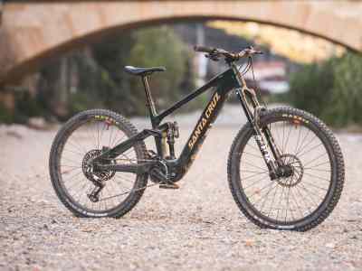 Downhill-Spezialist mit Allround-Qualitäten?