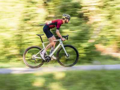 A comfort-oriented endurance racer