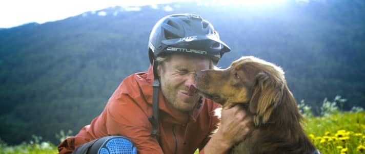 Dog kiss, the classic!