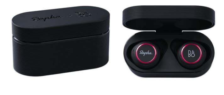   Compact little box: The headphone battery can be recharged three times with the mobile charging station.