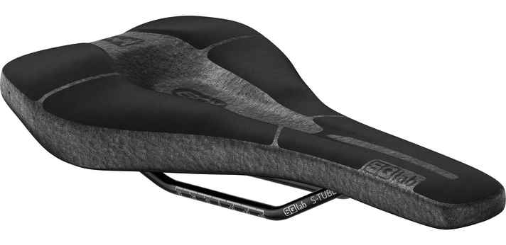 Shifts the main load to the less sensitive sitting bones: the SQLab Infinergy is available in three different widths. Copyright: Manufacturer