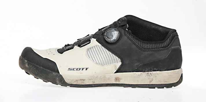 Der Scott konnte schon im letzten Test voll überzeugen. Er bietet hohen Schutz und einen praktischen Boa-Verschluss