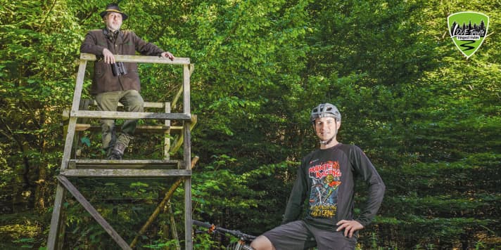   Summende Waldbienen, in der Ferne eine Rotte Wildschweine: Das Gespräch zwischen Biker und Jäger geriet nicht zum Revierkampf, sondern überraschend konstruktiv.