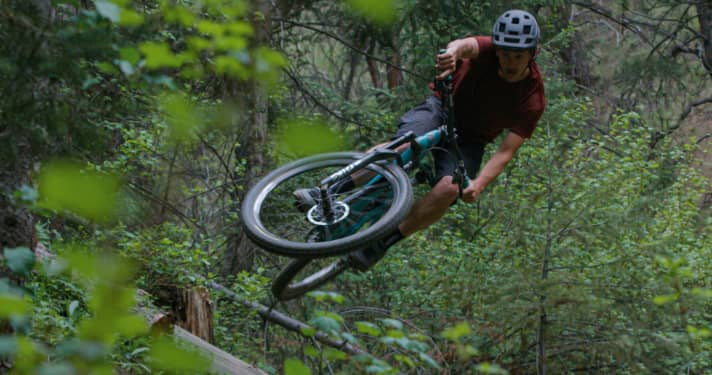  Even more powerful downhill than the SB 100: the new SB 115 from Yeti.