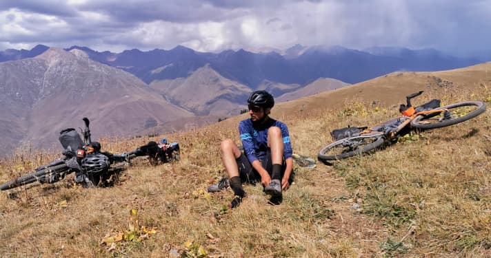   Hiking day: Philipp has 2200 metres of altitude in his shoes, not in his legs, mind you. There was a 20-kilometre section 80 kilometres before the finish.