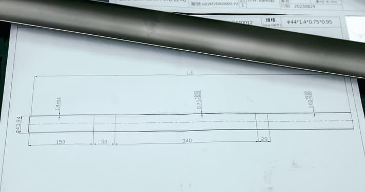 Die Wandung des Rohrs wird nach der Konifizierung sichtbar dünner, exakt nach Plan.