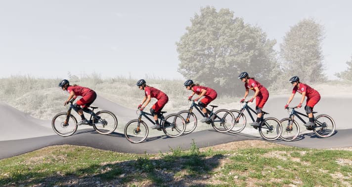 Das Pushen ist die wichtigste Fahrtechnik auf dem Pumptrack und gleichzeitig eine geniale Übung fürs Biken im Gelände.