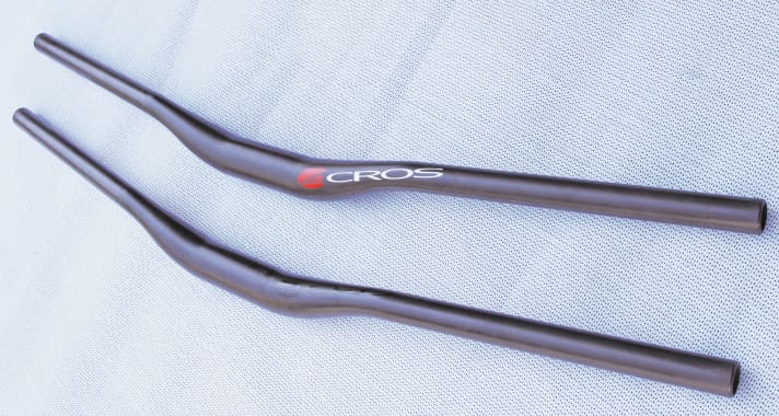 Handlebars are comparatively simple when it comes to the number of individual parts. The carbon handlebars from Acros are produced in Germany and also found their way to our BIKE PROJECT: EUROPE.