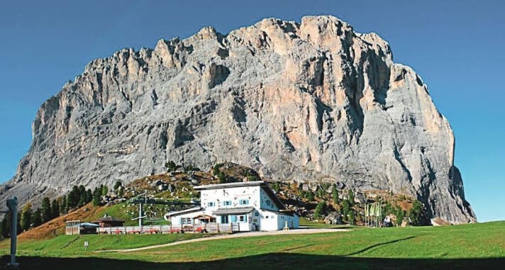   Das Rifugio Emilio Comici am Langkofel: die Hütte ist für ihren Fisch berühmt.