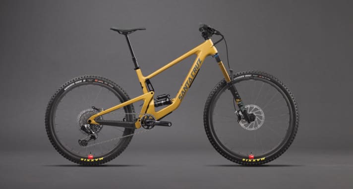   The new Santa Cruz Bronson in the second available frame colour. The photo shows the 9999 euro model with electronic Sram X01 AXS.