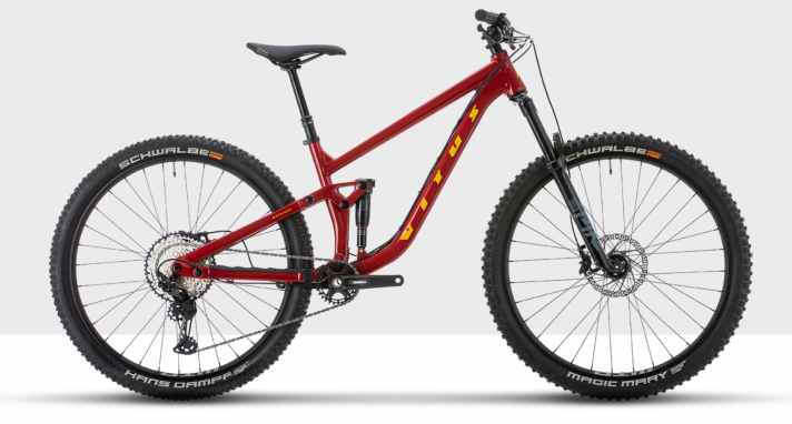 With the Mythique, Vitus shows that a modern trail bike doesn't have to cost a fortune. That goes down well.