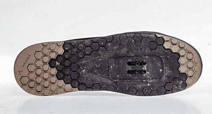 Auch Vaude setzt auf eine SUP Traction Sohle. Das Profil könnte auch hier griffiger sein. Gut ist der weite Cleat-Kanal zum leichteren Einklicken