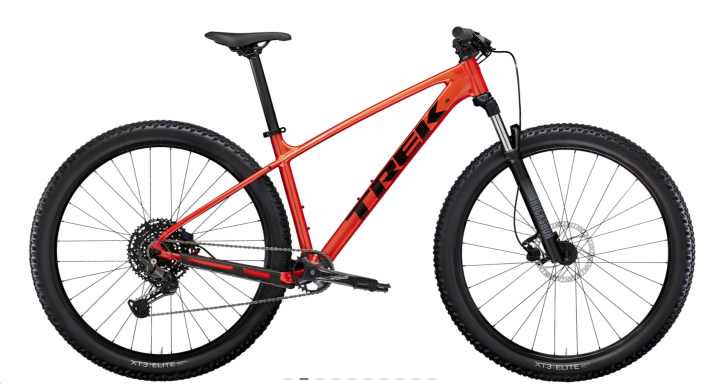 In der dritten Generation ist das Trek Marlin 6 ein besonders preisgünstiges Rad, das auch mal auf unbefestigte Wege entführt werden darf.