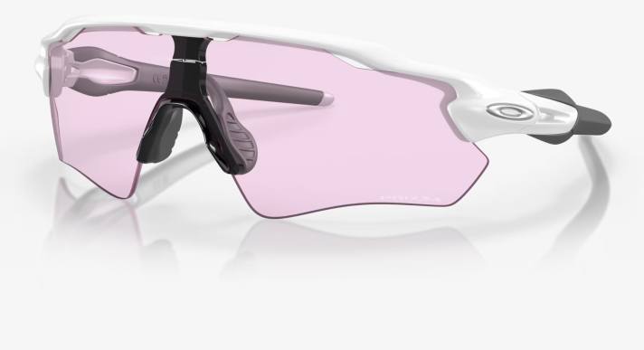 Good vision, good mood: bike goggles with bright, contrast-enhancing lenses are the right choice in muddy weather