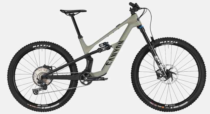 The Canyon Spectral CF7 for 3399 euros.