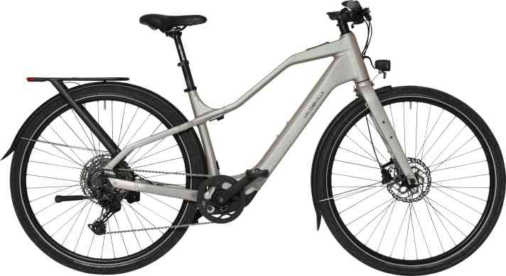 The frame of the Revo-C is made of aluminium and is available in two sizes. Thanks to its special geometry, the bike should be suitable for riders between 150 cm and 200 cm tall.