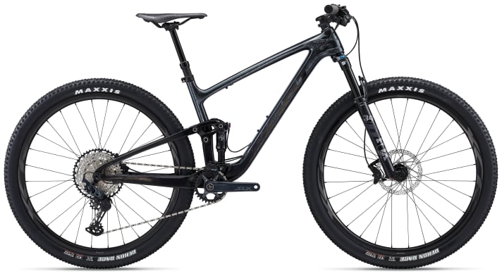   The cheaper of the two carbon models, the Anthem Advanced Pro 2, is available from dealers with Fox Performance suspension and SLX groupset for 5199 euros. The actual entry-level model, the Advanced Pro 3, is not sold in Germany and Austria.
