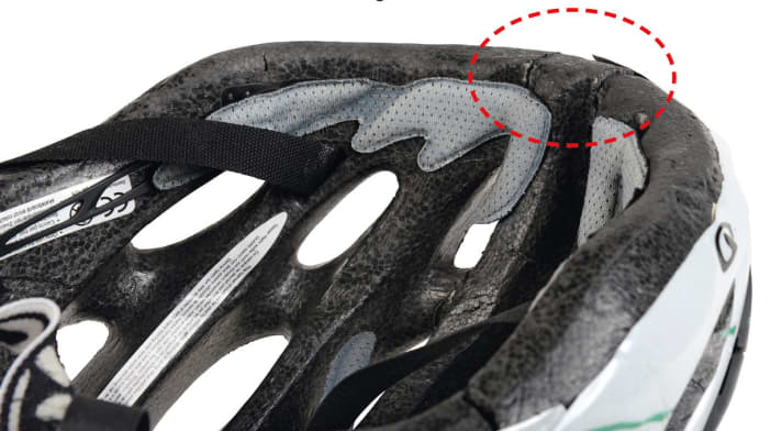   Dämpfende Innenschale eines Helms