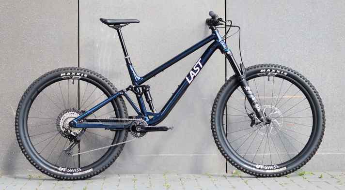 The Last Clay starts at 4499 euros. The frame is available for 2578 euros.