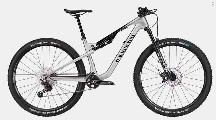 The Canyon Lux Trail CF 6 is not light. But it is unbeatably affordable and absolutely versatile.